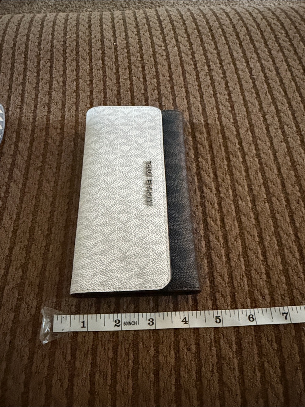 Michael Kors White and Black Continental Flap Wallet - Picture 3 of 6